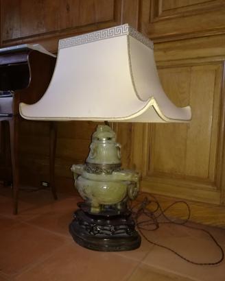 Lampada da tavolo in giada antica