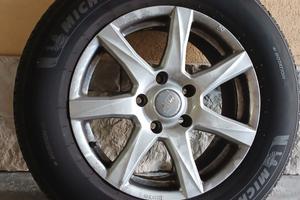 Set di cerchi e gomme invernali