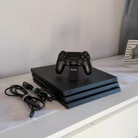 PS4 PRO 1 TB tenuta in buono stato