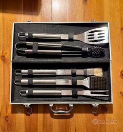 Set Barbecue NUOVO con valigetta metallo