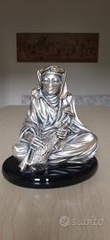 statua scultura donna araba velata