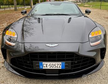 Aston Martin Vantage Coupé-con iva prezzo top.