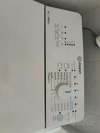 Lavatrice Indesit con carica dall’alto 6Kg