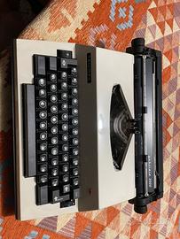 Macchina da scrivere Triumph Gabriele 2000