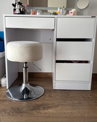scrivania moderna con 4 cassetti e sgabello