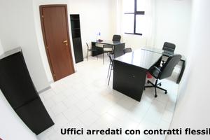 Ufficio arredato contratto flessibile parcheggi