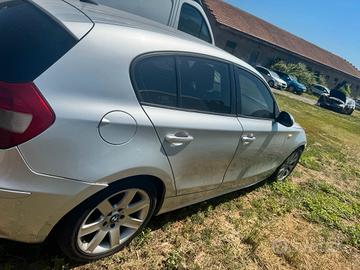 BMW 120d grigio 