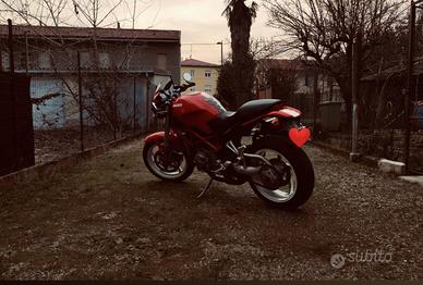 Moto Ducati Monster S2R 800 2005