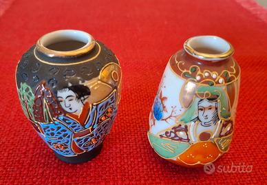 Coppia vasetti in porcellana giapponese