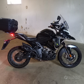 Moto zontes 310 t2 del 2023