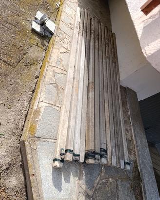 12 pali in cemento 1,50 m – 10€ cad.