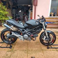 Ducati monster 696