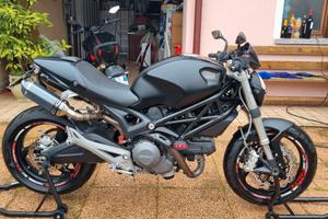 Ducati monster 696