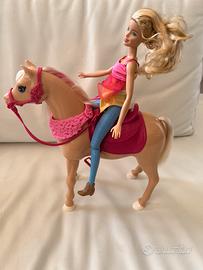 BARBIE CON CAVALLO INTERATTIVO