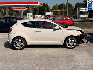 Pezzi ALFA Mito incidentata