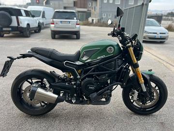 Benelli Leoncino 800