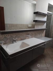 Mobile bagno con lavello