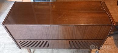 Radio/Giradischi  Vintage  anni 60 / da collezione