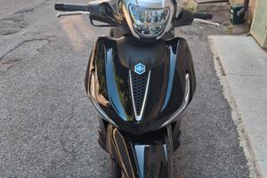 Beverly 300