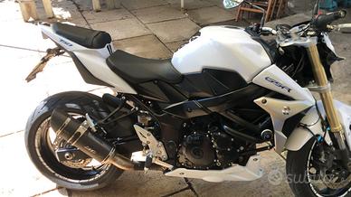 Suzuky GSR 750
