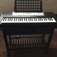 Tastiera con mobile in legno