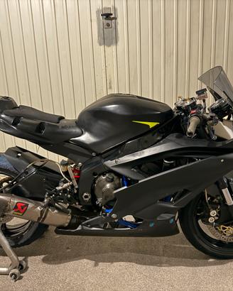 Yamaha R6
