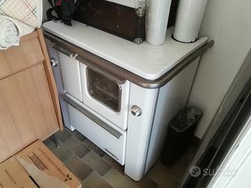 vecchia stufa a legna