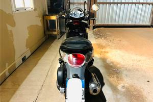 “scarabeo 400 ie scooter pronto per tutte le prove