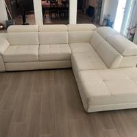 Divano angolare con penisola