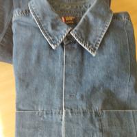 Jeans e camicia da uomo