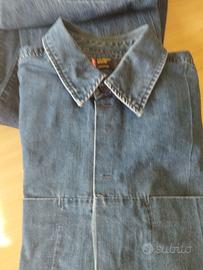 Jeans e camicia da uomo