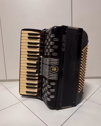 Fisarmonica Soprani  80 bassi