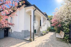 VILLA SINGOLA A CUSANO MILANINO