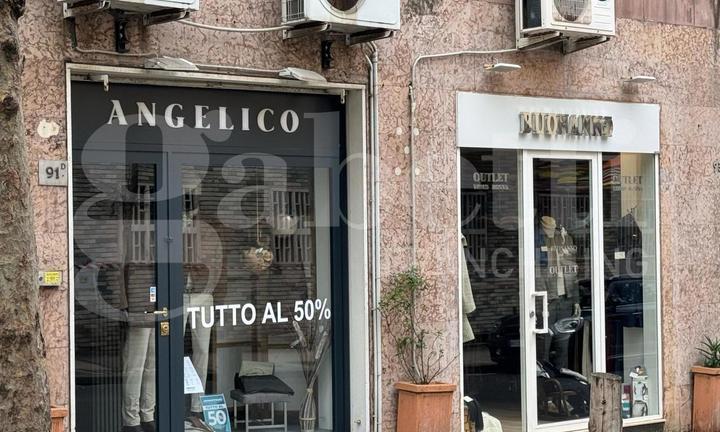 Negozio Napoli [Cod. rif 3211520VCG] (Vomero)