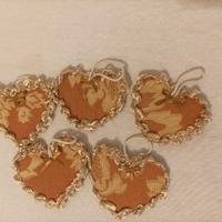 Appendini di stoffa copri chiodo a cuori 