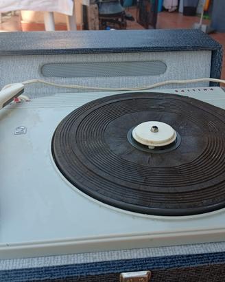 fonovaligia o un giradischi portatile vintage