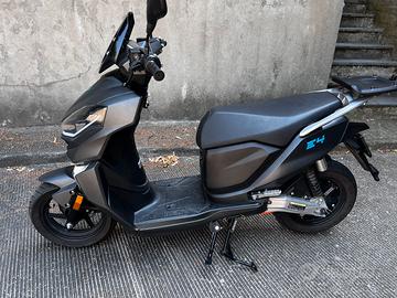LIFAN E4 (50cc) doppia bateria