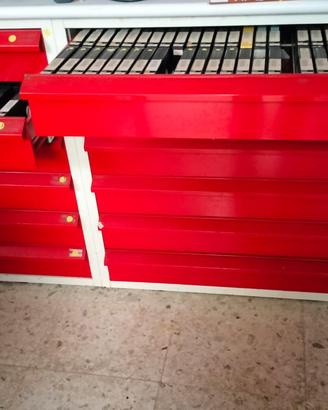 mobili da espèosizione per VHS