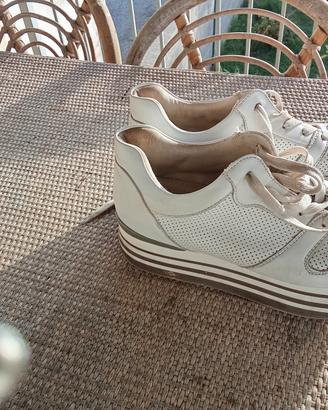 Sneakers donna con zeppa in pelle. taglia 40