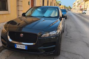 Jaguar f pace 