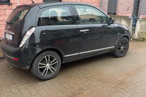 Lancia y 1.2 anno 2012