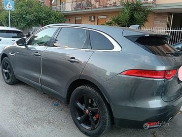 Jaguar F pace 250 cv