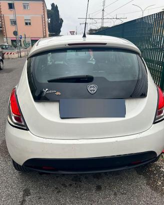 Lancia Y