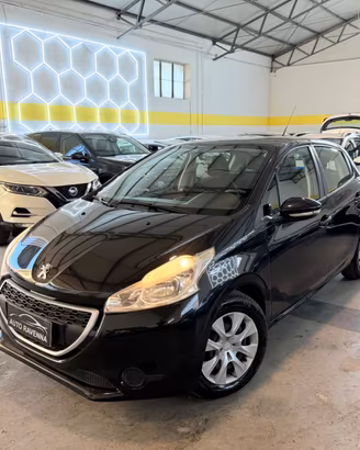 Peugeot 208 1.4 HDi 68 CV 5 porte Allure