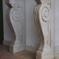 2 Gambe o mensole in marmo bianco