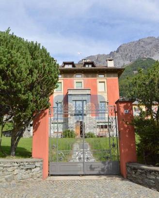 Appartamento di 150 m² con 5 locali e box auto a B