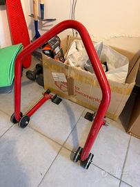 Cavalletto alza moto posteriore rosso con ruote