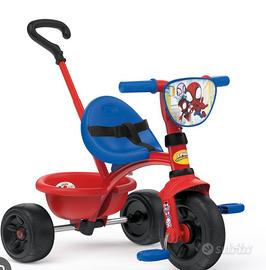 Triciclo marca Smoby modello Spiderman