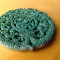 Medaglia in giada con drago