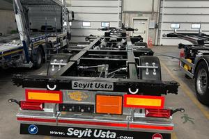 SEMIRIMORCHI PORTACONTAINER ALLUNGABILI